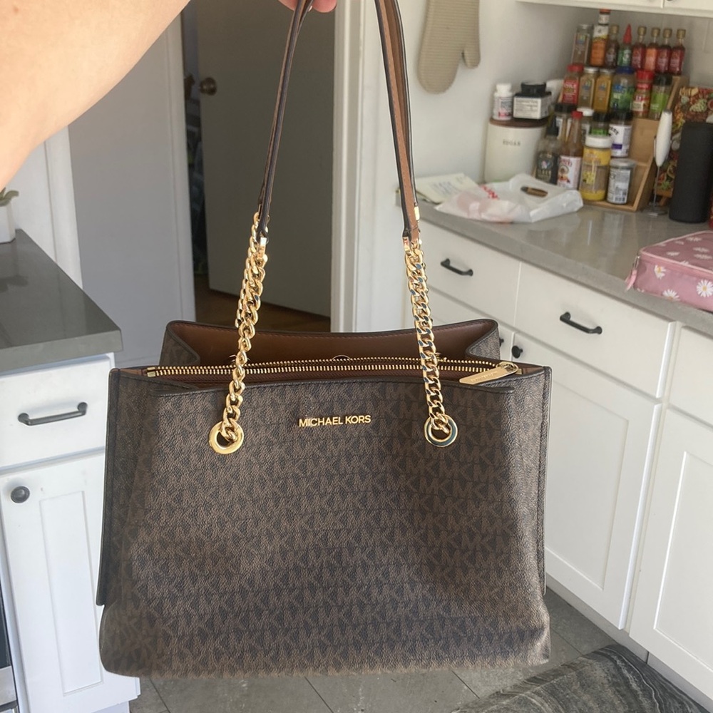 Used Michael Kors Purse/Handbag